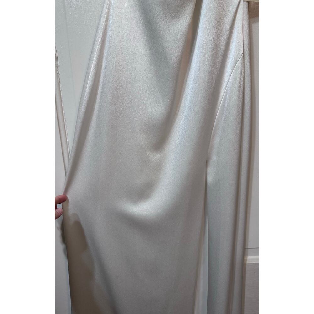 NWT Alice and Olivia Paulette One Shoulder Satin Open Back Gown Size 2 - Picture 6 of 16